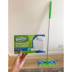 Swiffer XL Mop 17” & Swiffer XL Dry Sweeping Cloths